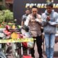 Foto : Wakapolres Malang Kompol Imam Mustolih bersama pemilik motor