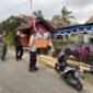 Foto : Kapolsek Tumpang bersama Muspika Lakukan Patroli ke TPS untuk Pastikan Perhitungan Suara berjalan lancar dan aman