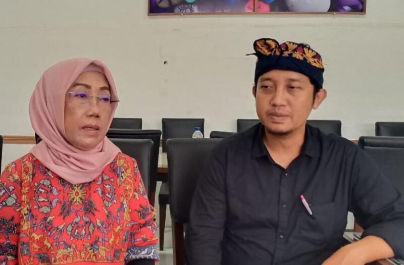 Foto : Andi Rachmanto SH bersama Wiwik Sukesi 