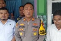 Foto : Polres Pasuruan Kota bersama dengan Dokkes Polres Pasuruan Kota dan Kepala Kelurahan Trajeng turut menyambangi keluarga Linmas yang meninggal dunia 