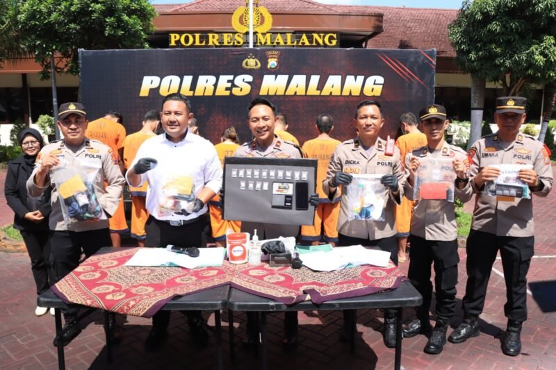 Foto : Wakapolres Malang, Kompol Imam Mustolih, dalam konferensi pers
