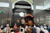 Foto: Kapolsek Tumpang AKP Achmad Zainuddin sampaikan ceramah Kamtibmas di Masjid AT Taqwa Desa Wringinsongo 