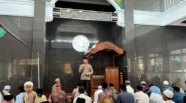 Foto: Kapolsek Tumpang AKP Achmad Zainuddin sampaikan ceramah Kamtibmas di Masjid AT Taqwa Desa Wringinsongo 