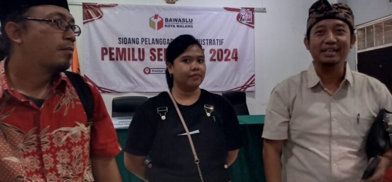 Foto : Fajar Santosa dan Andi Rachmanto SH selaku kuasa hukum Wiwik Sukesi usai sidang
