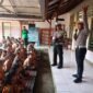 Foto  Para pelajar mendapatkan bimbingan dari Polisi tentang aturan beralu lintas