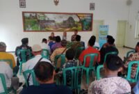 Foto : Kapolsek Tumpang AKP Achmad Zainuddin saat kegiatan Jumat Curhat
