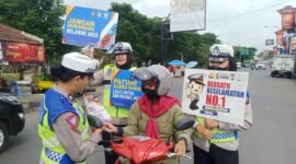 Foto : Satlantas Polres Malang melaksanakan kegiatan sosialisasi Operasi Keselamatan Semeru 2024