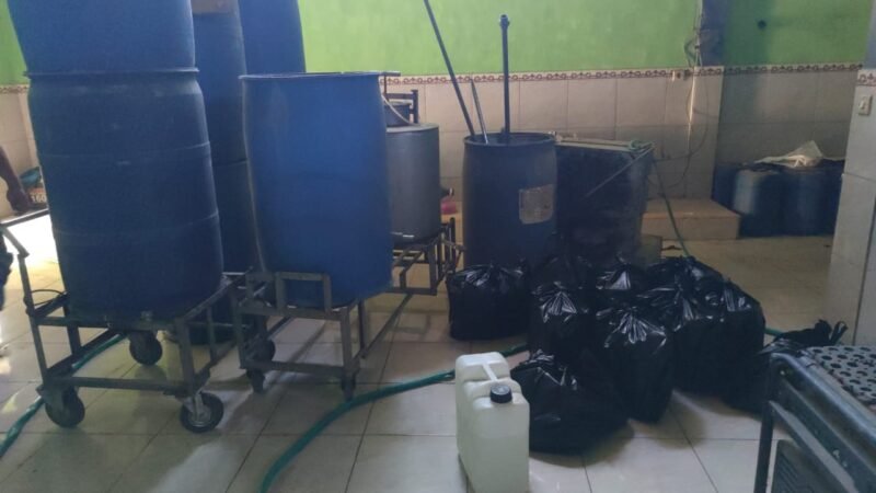 Foto : Pabrik Miras Ilegal di Malang yang berhasil di gerebek Polres Malang