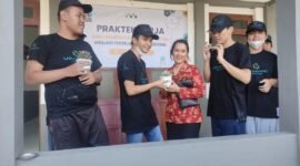 Foto : pelatihan Rupa Citra kepada anak-anak dengan autisme, di Musala Al Ikhlas, Desa Tlekung, Kecamatan Junrejo, Kota Batu