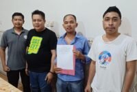 Caption. Kantor Advokat dan Konsultan Hukum Kompak Law dan Tim Gunawan Center Khusairi beserta tim