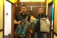 Foto : Kaurbinops Satreskrim Polres Malang, Iptu Ahmad Taufik menunjukkan barang bukti milik pelaku