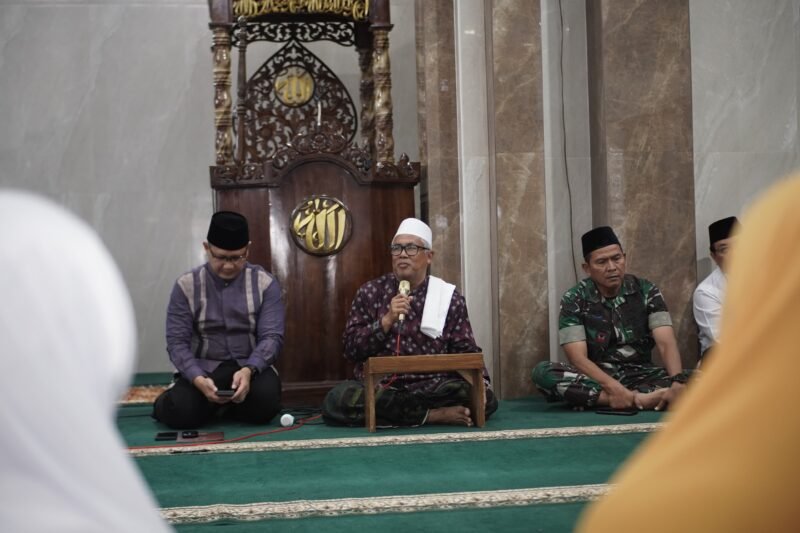 Foto : Pj. Wali Kota Batu, Aries Agung Paewai saat menghadiri kegiatan Safari Ramadan