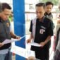 Foto : Kasat Reskrim Polres Batu saat meakukan pengecekan ke sejumah SPBU di Kota Batu