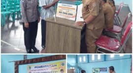 Foto : Pembagian BLT DD di desa Sukopuro Kecamatan Jabung Kabupaten Malang