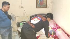 Foto :Anggota Satreskrim Polres Malang saat olah TKP pencurian dengan kekerasan di Desa Mangliawan Kecamatan Pakis 