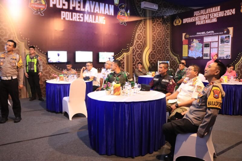 Foto : Pemantauan arus mudik lebaran di Pos Pantau Karanglo
