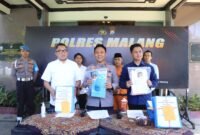 Foto : Wakapolres Malang Kompol Imam Mustolih saat konferensi pers di Mapolres Malang