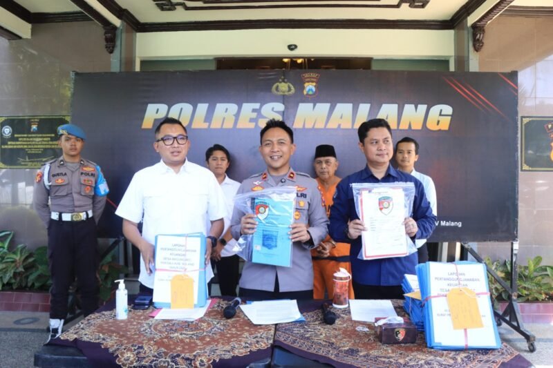 Foto : Wakapolres Malang Kompol Imam Mustolih saat konferensi pers di Mapolres Malang