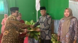 Foto : urah Bandungrejosari kukuhkan ketua RT - RW. 07 Kelurahan Bandungrejosari 