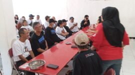 Ket foto. Relawan KD saat mengambil formulir pendaftaran Calon Walikota Batu periode tahun 2024 - 2029