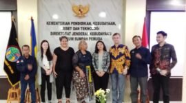 Sesi foto Pengurus Pusat IWO dan Dubes Ukraina, Usai Acara Berlangsung.