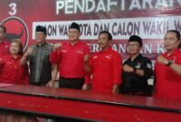Foto : Didik Gatot Subroto  bersama tim 9 DPC PDI Perjuangan Kota Batu saat pengembalian formulir pendaftaran calon walikota batu
