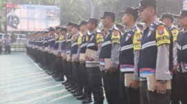 Foto : . Sebanyak 123 unit ponsel diberikan kepada 120 petugas kepolisian pengemban fungsi Bhabinkamtibmas