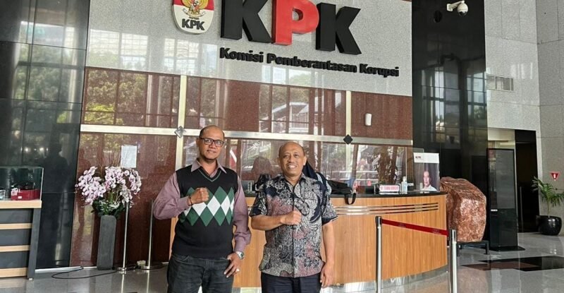 Foto : Moch. Arifin (Kanan) selaku Kuasa hukum Drg. Wiyono 