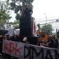Foto : Ketua GRIB Malang, Damanuri Jab saat gelar aksi 