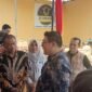 Ket foto. Wakil Bupati Malang Didik Gatot Subroto saat berdialog dengan peternak domba morino di Desa Ampeldento Karangploso 