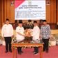 Foto : Bupati Malang H.M Sanusi bersama Ketua DPRD Kabupaten Malang Darmadi dalam rapat paripurna