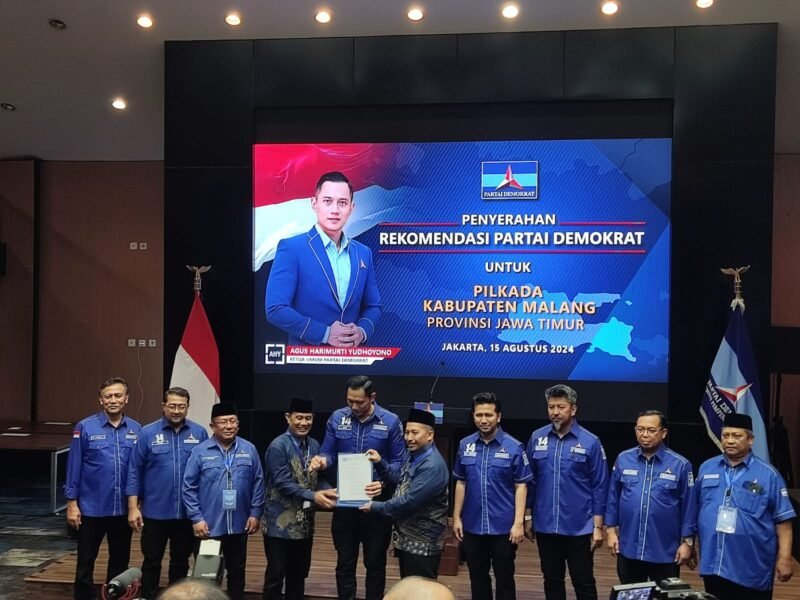 Rekomendasi Pilkada Cabup dan Cawabup Kabupaten Malang dari Demokrat diserahkan langsung AHY Ketum.