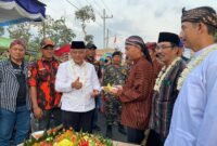 Foto : Bupati Malang Drs. H. M. Sanusi, MM., membuka Pasar Rakyat Terongdowo Tempo Doeloe Tahun 2024 