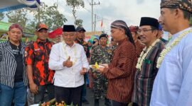 Foto : Bupati Malang Drs. H. M. Sanusi, MM., membuka Pasar Rakyat Terongdowo Tempo Doeloe Tahun 2024 