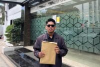 fOTO : Koalisi Pemuda Malang Bersuara (KPMB) melakukan aduan ke kejaksaan tinggi Surabaya, 