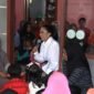 fOTO : alon Walikota Batu, Kris Dayanti saat berdialog dan serap aspirasi warga Oro-oro Ombo. 