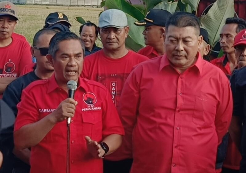 Foto : DPC PDI Perjuangan Kabupaten Malang, Didik Gatot Subroto dan Sekretaris DPC PDI Perjuangan Kabupaten Malang, Darmadi. 