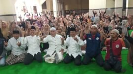 Foto : Abah Anton bersama majelis di Panti Asuhan Nurul Mutaqiem di Kelurahan Kebonsari Sukun,
