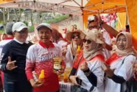 Foto : Dimyati Ayatulloh bersama teman semasa SMA
