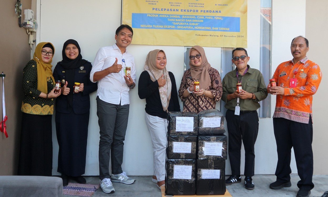 Bea Cukai Malang Lepas Keberangkatan Ekspor Perdana Aneka Sambal ke Singapura, Hongkong dan Taiwan ded9036a-1e1c-4f68-97ab-4e4caf1016d9