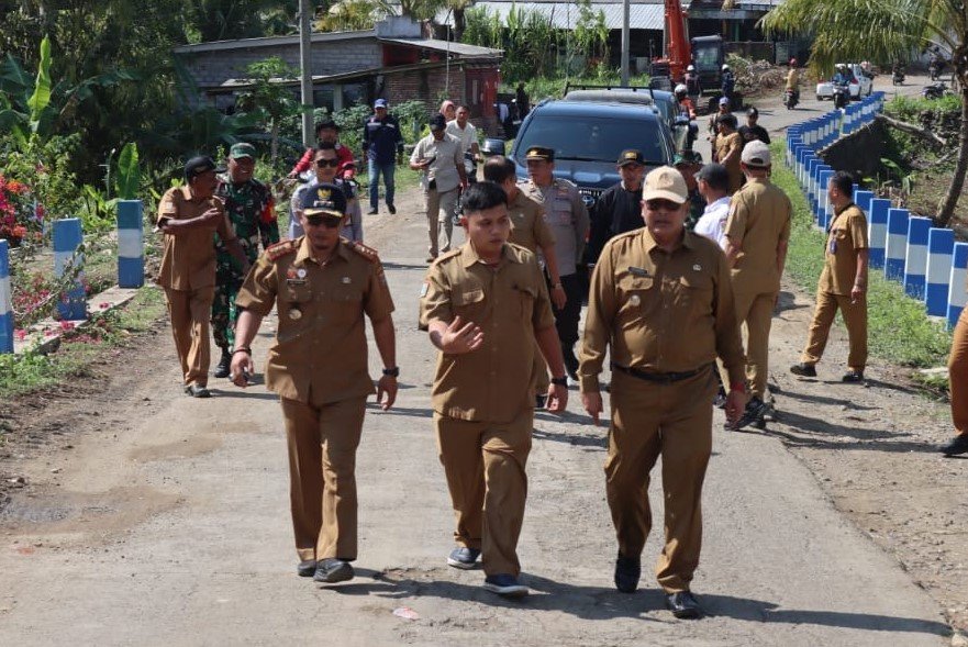 Pembangunan Jalan Nasional Gondanglegi - JLS Balekambang, Ada Penanganan Khusus di Desa Srigonco Dengan Perbaikan Pondasi Jalan malangkab-pusat-opd@3507-cd290812-10dd-4a9f-bb90-c4b5b972bb93