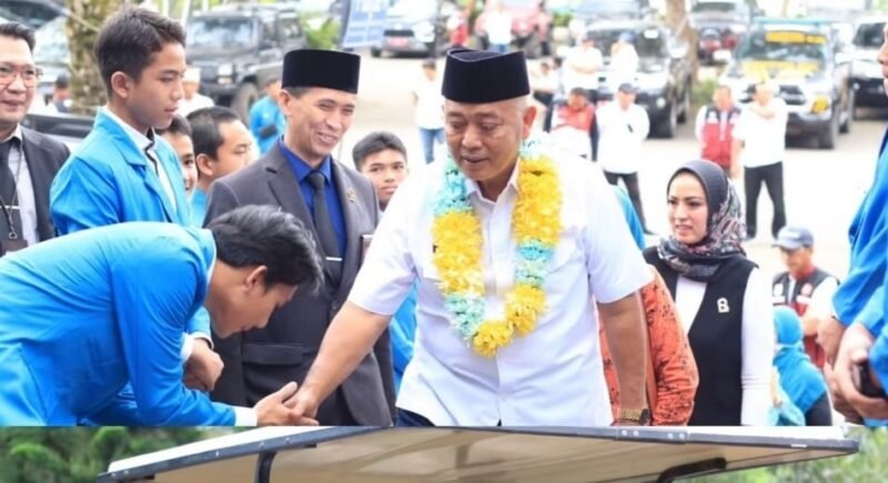 Ket foto. Bupati Malang saat berada di kampus IISB Thursina Kecamatan Dau