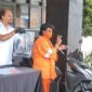 DS (29) terduga pelaku Curanmor di Toko Kosmetik Sukun  saat press rilis di Mapolresta Malang Kota