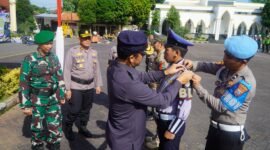 Kapolres Pasuruan, AKBP Jazuli Dani saat pimpin Apel Gelar Pasukan di Lapangan Polres Pasuruan (20/3/).

