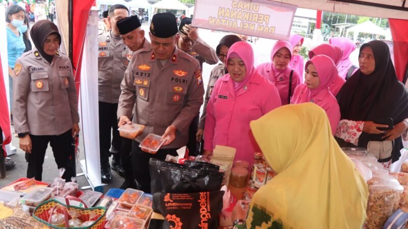 Kapolres Pasuruan, AKBP Jazuli Dani Iriawan saat membuka Pasar Murah di Mapolres Pasuruan (20/03)