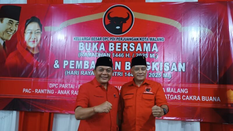 Ketua DPC PDI Perjuangan Kota Malang I Made Riandiana Kartika (kiri)