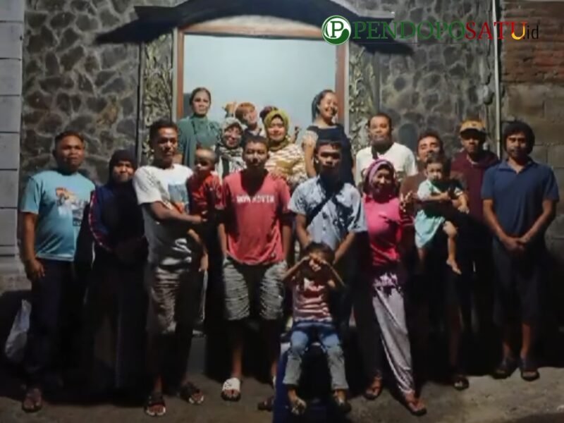 Keterangan : Sandy Setiawan bersama Keluarga besar Part Civic Malang (24/03)