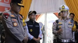 Kasat Lantas Polresta Malang Kota, Kompol Agung Fitransyah, S.I.K. bersama Kapolda Jawa timur