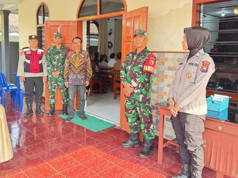 Personel Polres Malang siaga penuh amankan 329 agenda ibadah Paskah yang tersebar di seluruh 28 kecamatan di Kabupaten Malang. dok U-hmsresma