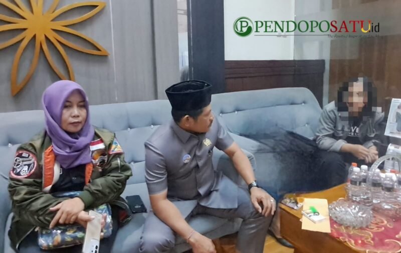 Lili Ulifah Ketua GWN (kiri), anggota DPRD dari Fraksi Gerindra Ginanjar Yoni Wardoyo (tengah), JR Terapis (kanan)